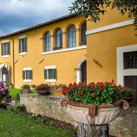 Апартаменты Casa Dei Lecci Фолиньо
